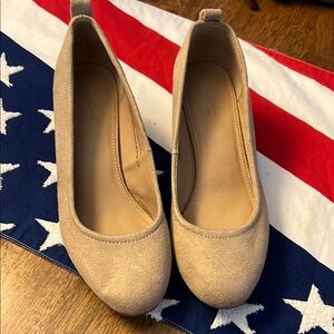 Women's Beige Flats